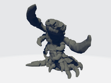 Load image into Gallery viewer, StoneAxe Miniatures - Centipede #2
